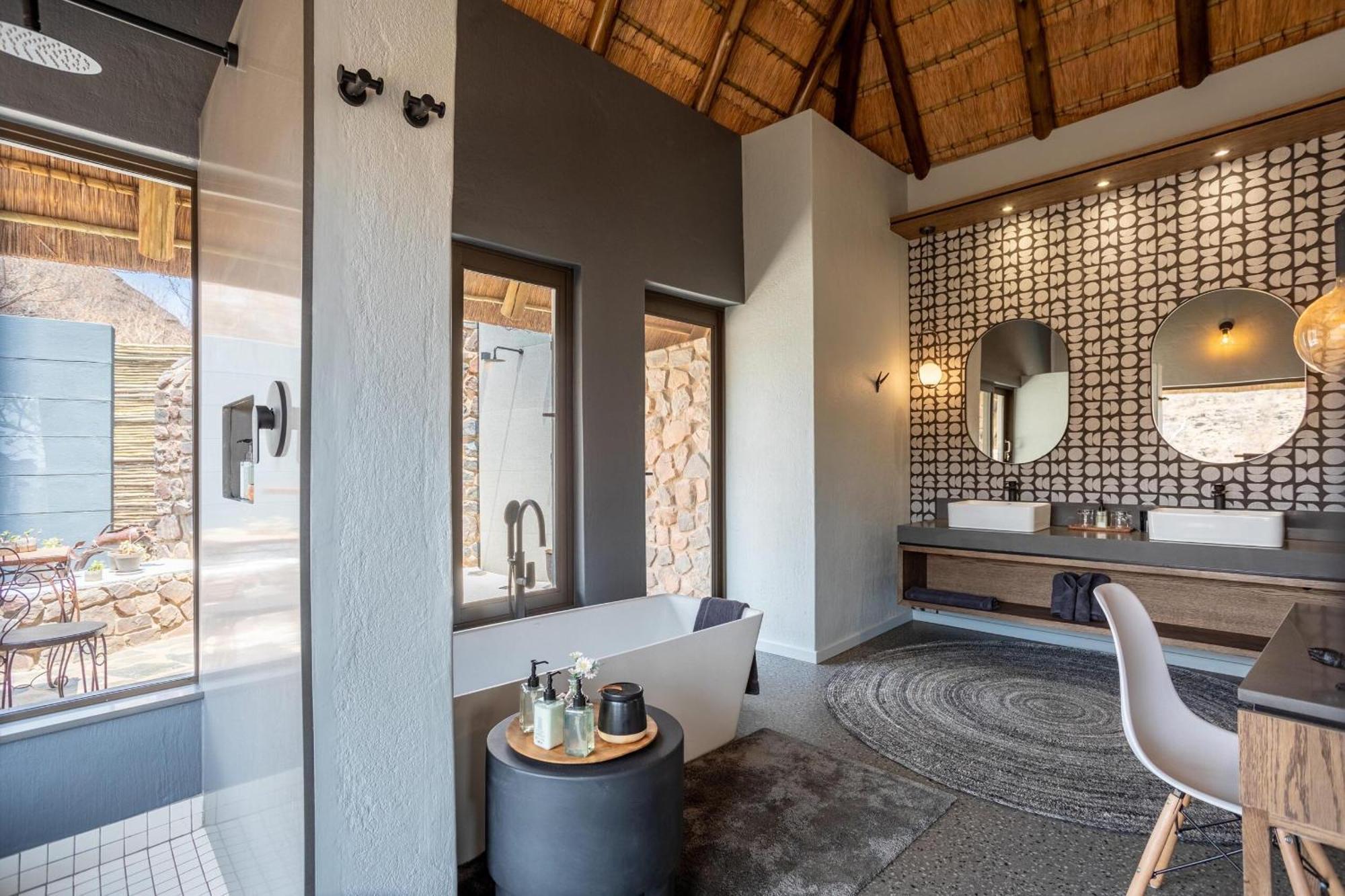 Tuningi Safari Lodge Madikwe Game Reserve Ngoại thất bức ảnh